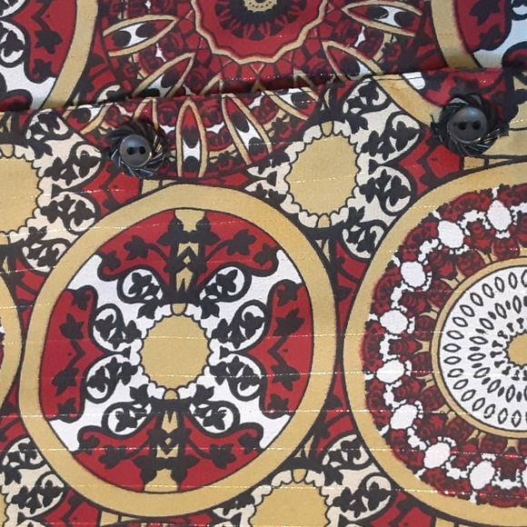 C.B COLLECTION,  RED,GOLD & WHITE BOHO PRINT TOP, SIZE 1X - Picture 12 of 13